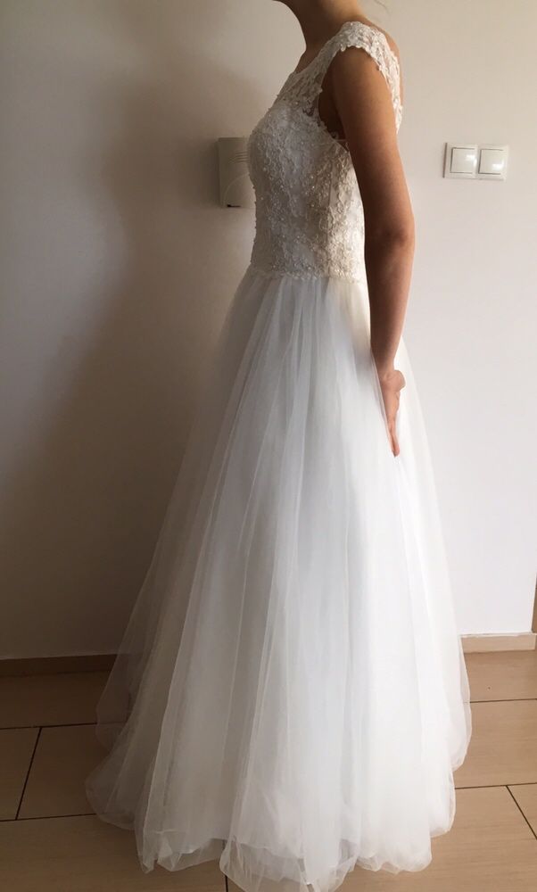 Suknia ślubna biała typu księżniczka Luxuar