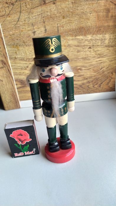 Лускунчик / Щелкунчик. Дерев'яна фігурка.