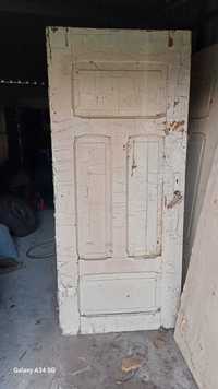 Stare drewniane drzwi stuletnie