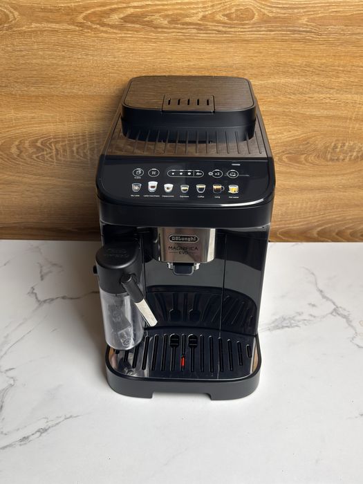 Кавомашина Delonghi Magnifica Evo 23 рік з Гарантією !