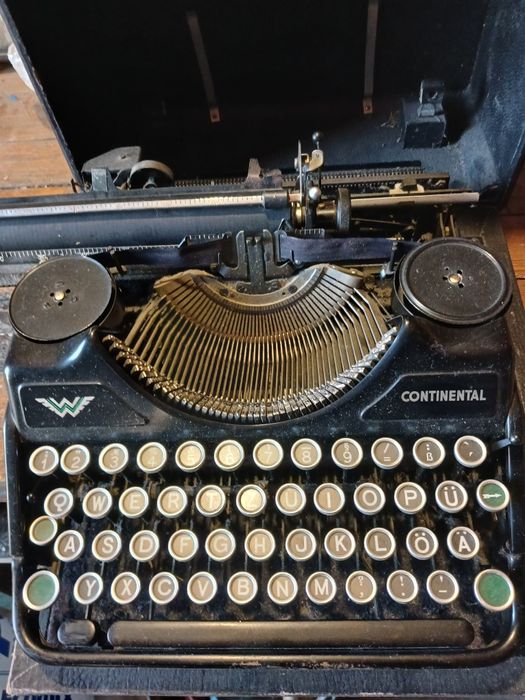 Антикварна пічатальна машинка CONTINENTAL