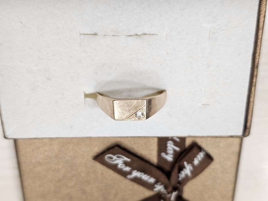 Złoty sygnet MĘSKI DELIKATNY Z OCZKIEM pojedynczym PR 585