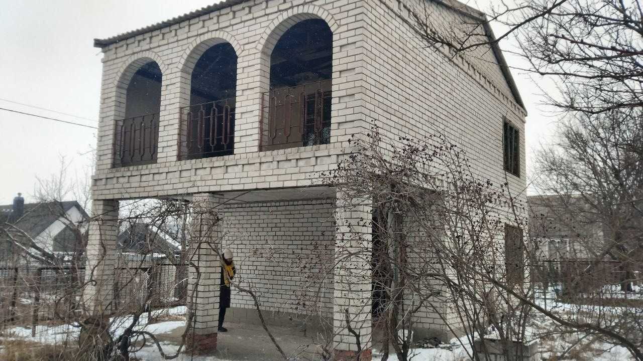 Продаю 2-поверхову дачу на р. Дніпро за Любимівкою