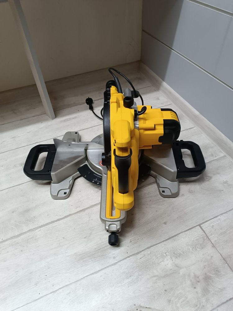 Dewalt DWS 773 торцовка деволт, куторіз