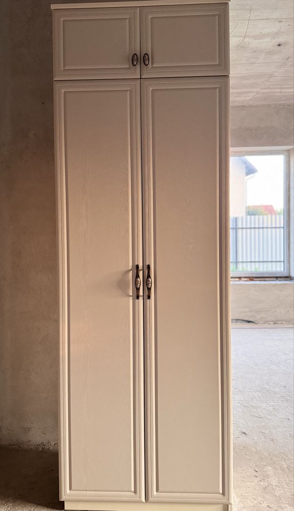 Продам шафу 240*82 і тумбу 103*55 в ідеальному стані
