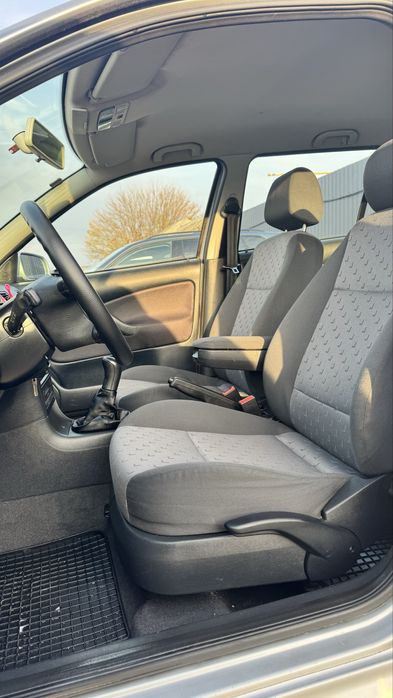 Skoda Octavia Tour Шкода Октавіа Тур 2004-05 р 1,6 MPI бенз 5МКПП