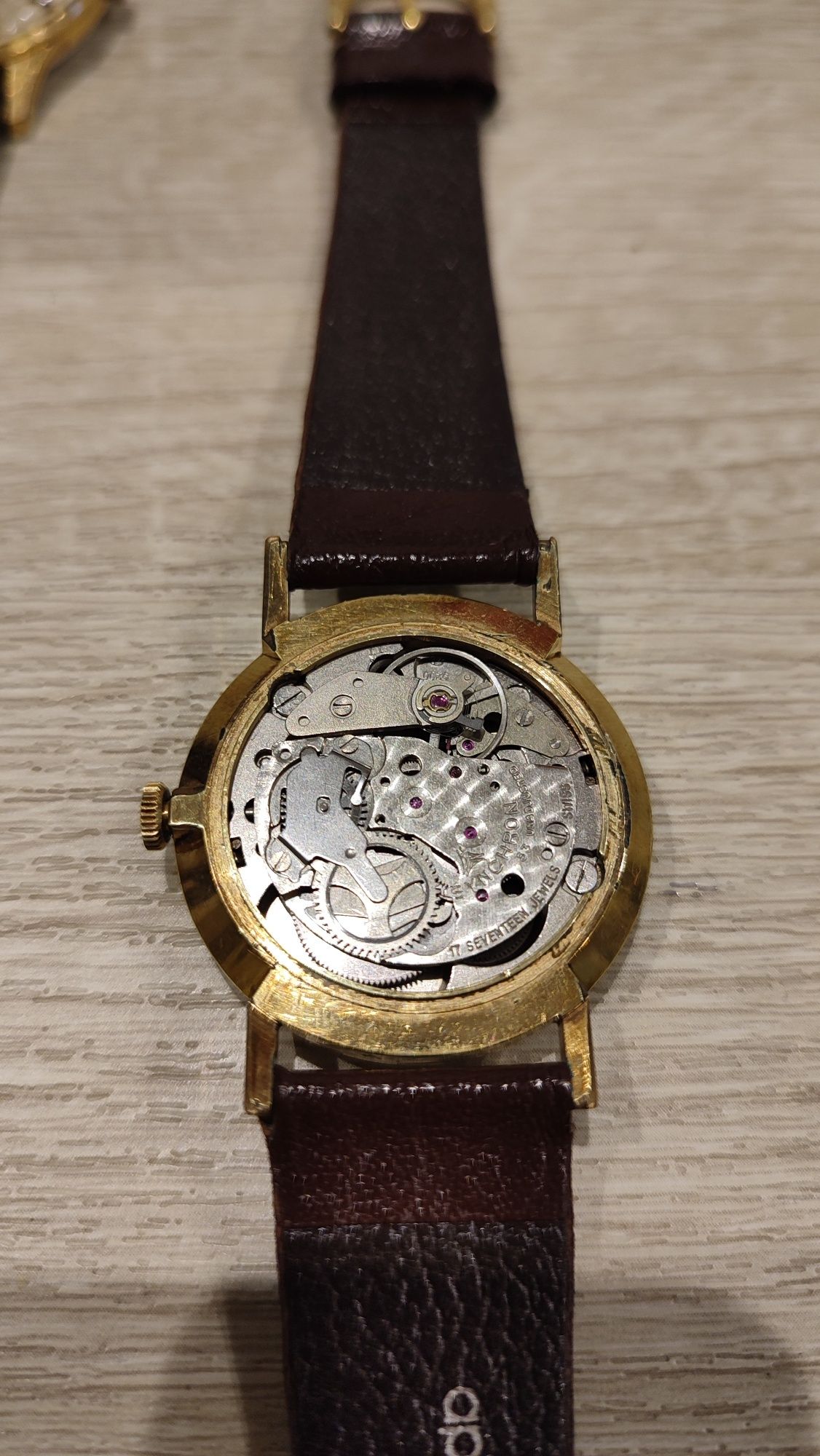 Relógio mecânico de ouro Doxa vintage