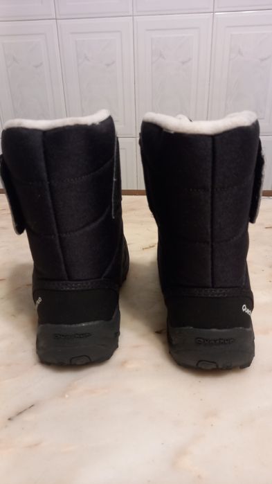Vendo botas de menina muito baratas