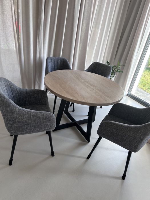 stół dębowy z krzesłami zestaw