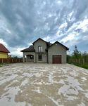 Продається будинок. Бруківка. Утеплений. Комунікації. Тепла підлога