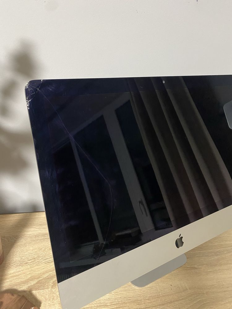 iMac 4K 21,5” 2015 i5 3,1 GHz 8/256