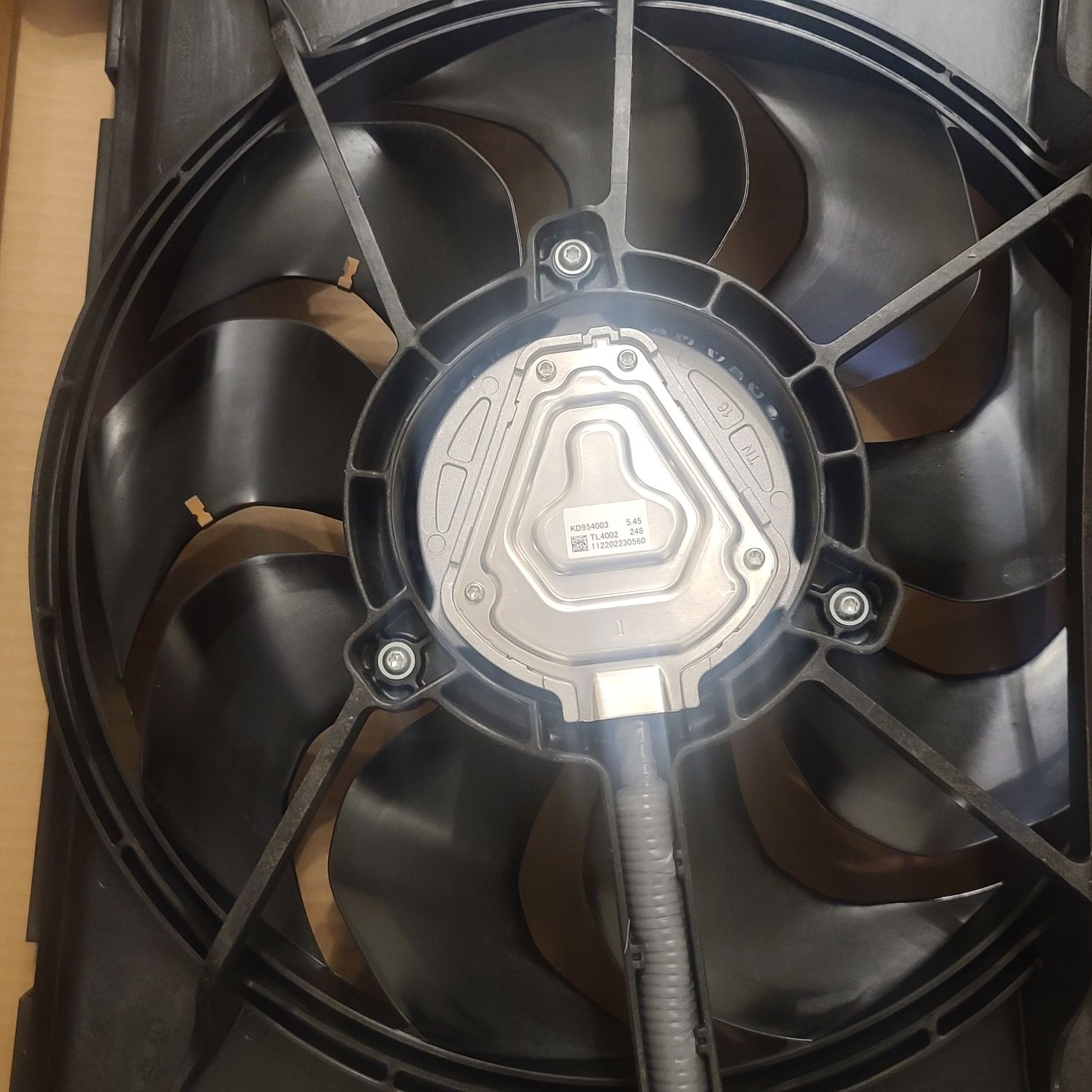 1494174-00-A Tesla model Y