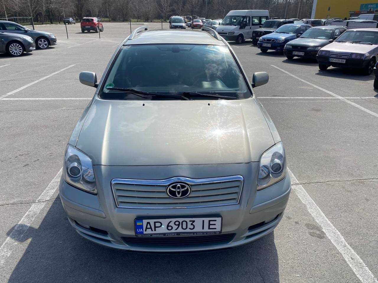 Toyota Avensis 2003 (гбо)