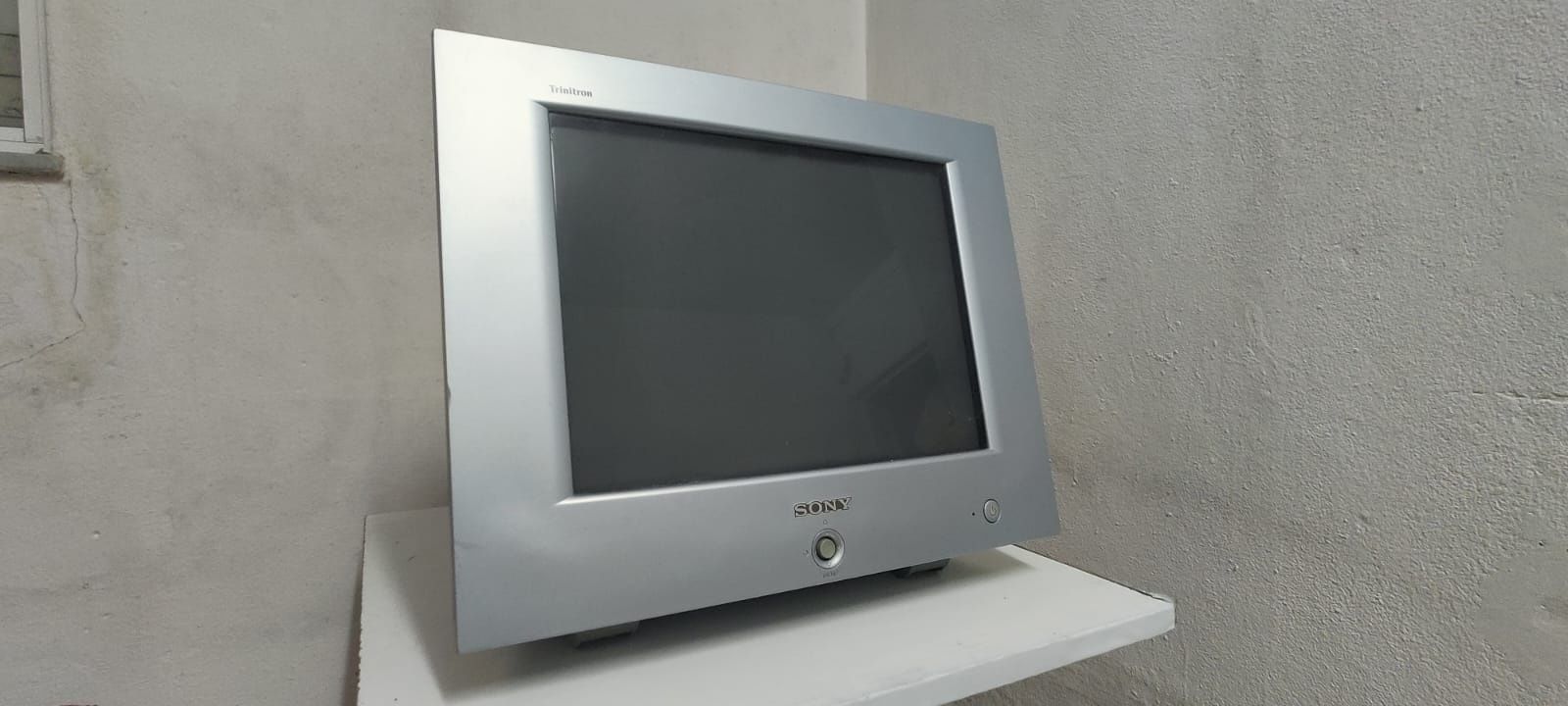 Monitor sony trinitron 17"