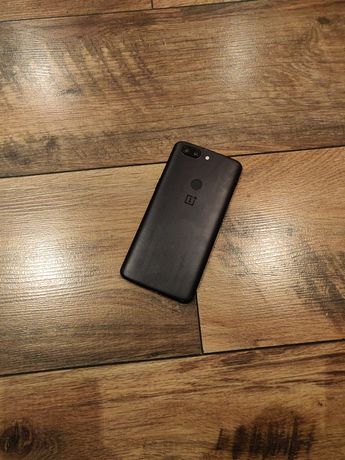 Продам флагман  OnePlus 5t 8/128