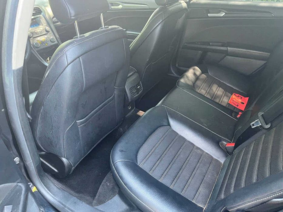 Ford Fusion Hybrid SE      2018