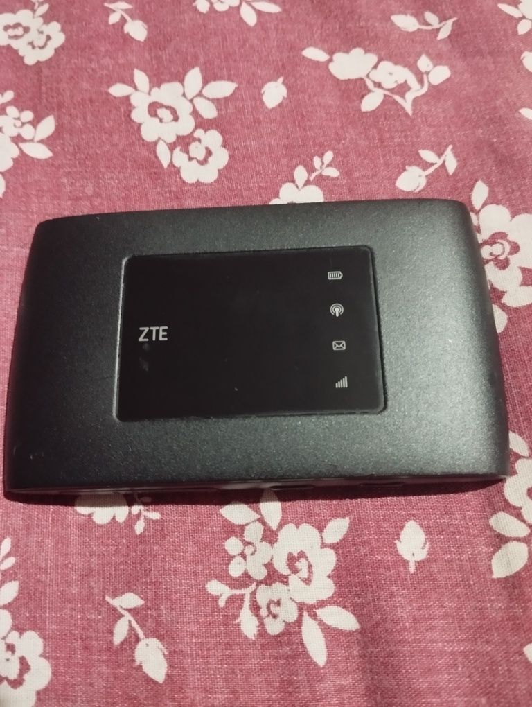 Продам WIFI роутер карманый