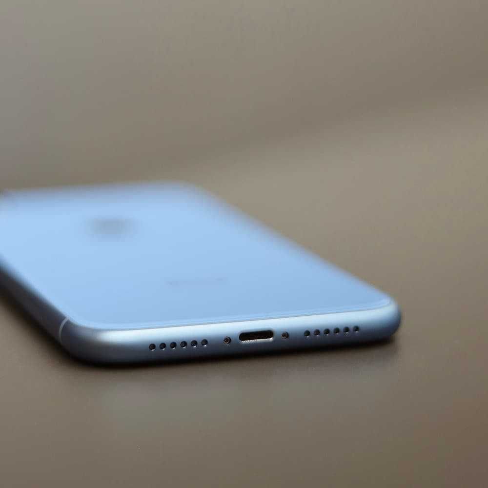 iPhone XR 64GB (Blue) used