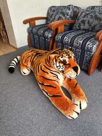 Велика мʼяка іграшка тигр
