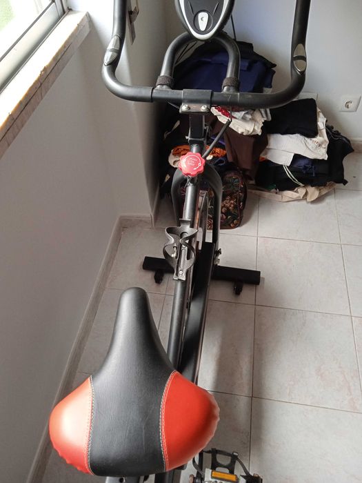 Bicicleta FITNESS_Exercicio INDOOR