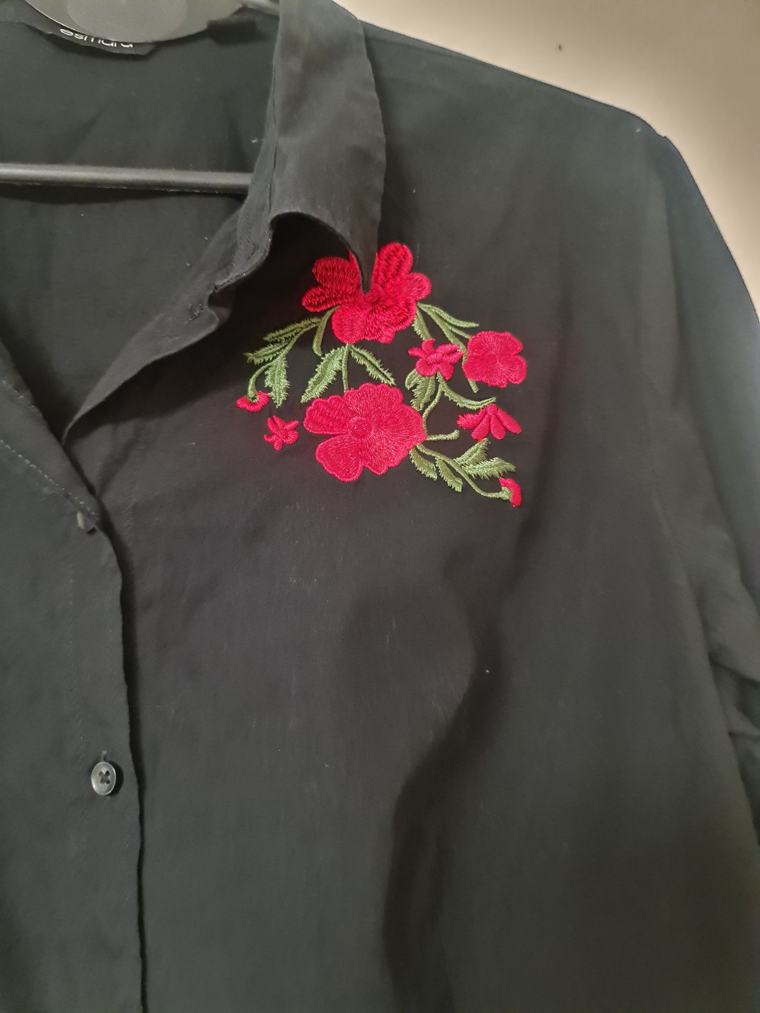 Czarna koszula kwiaty nadruk