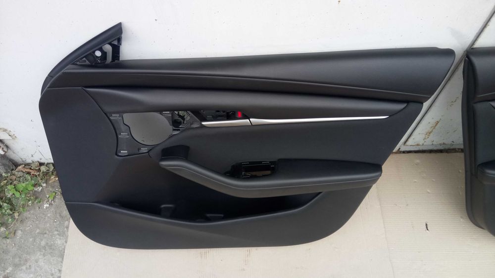 Карты дверей мазда 3 хэтчбек 2018-2025 года mazda 3 накладки на двери