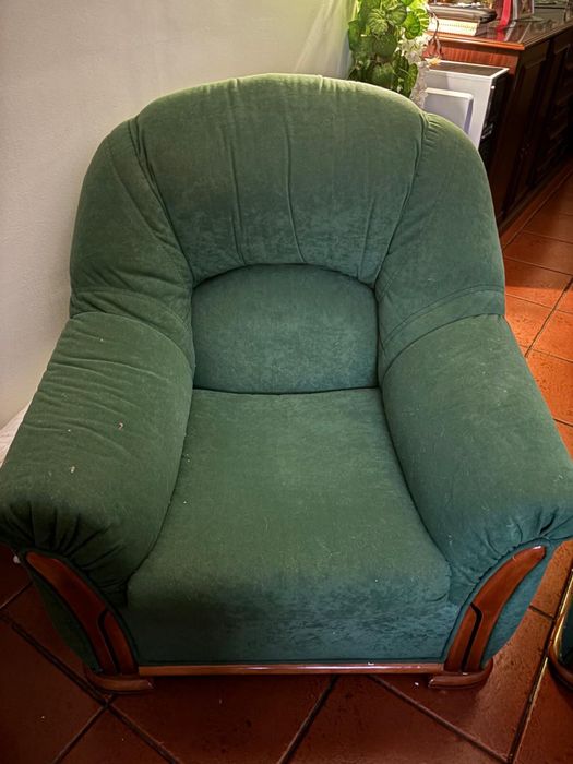 Sofa mais cadeiroes
