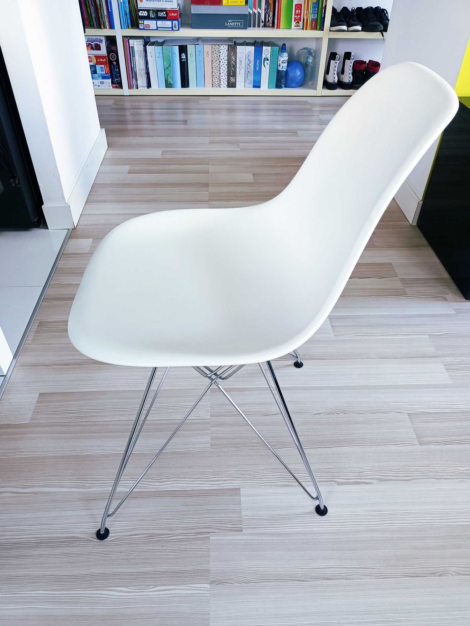 Białe nowoczesne krzesło inspirowane DSR