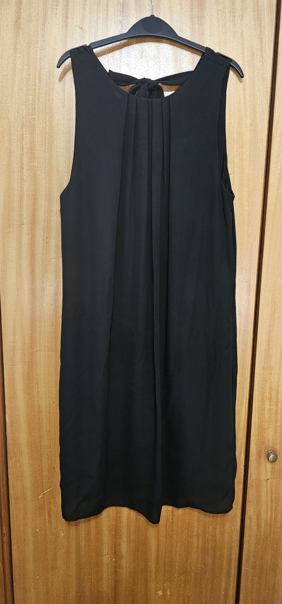 Vestido preto senhora