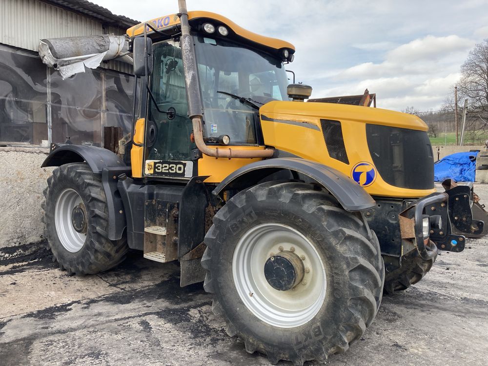 JCB Fastrac 3230 + przyczepa