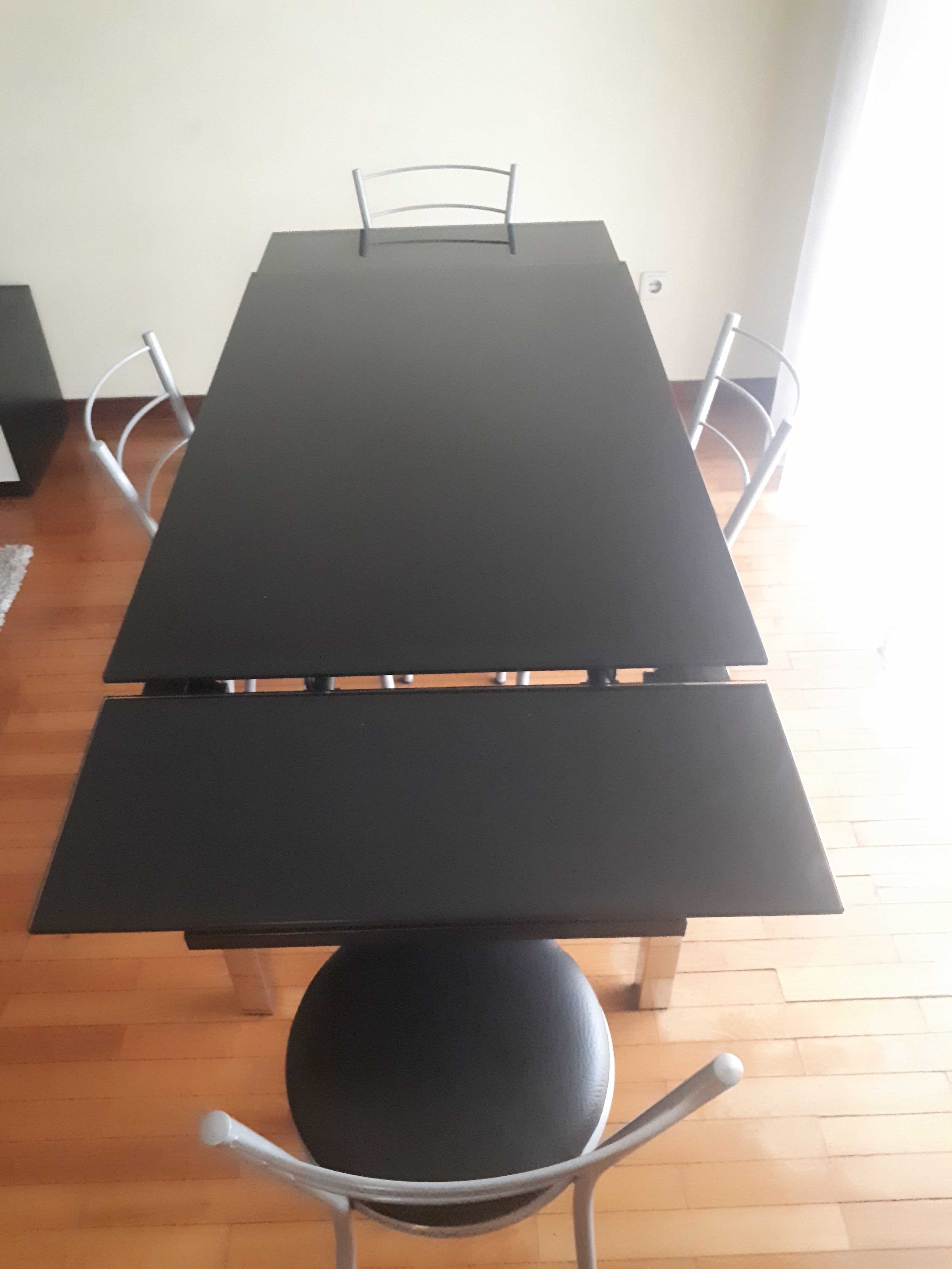 Mesa extensível em vidro temperado