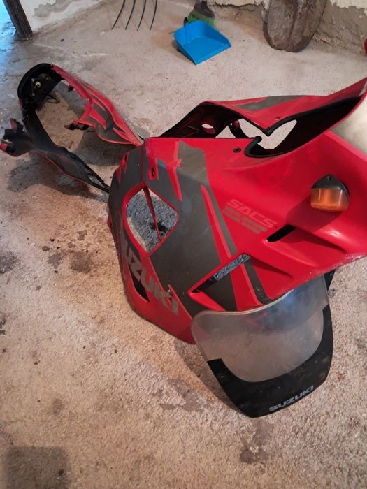 Suzuki GSX600 F carenagem