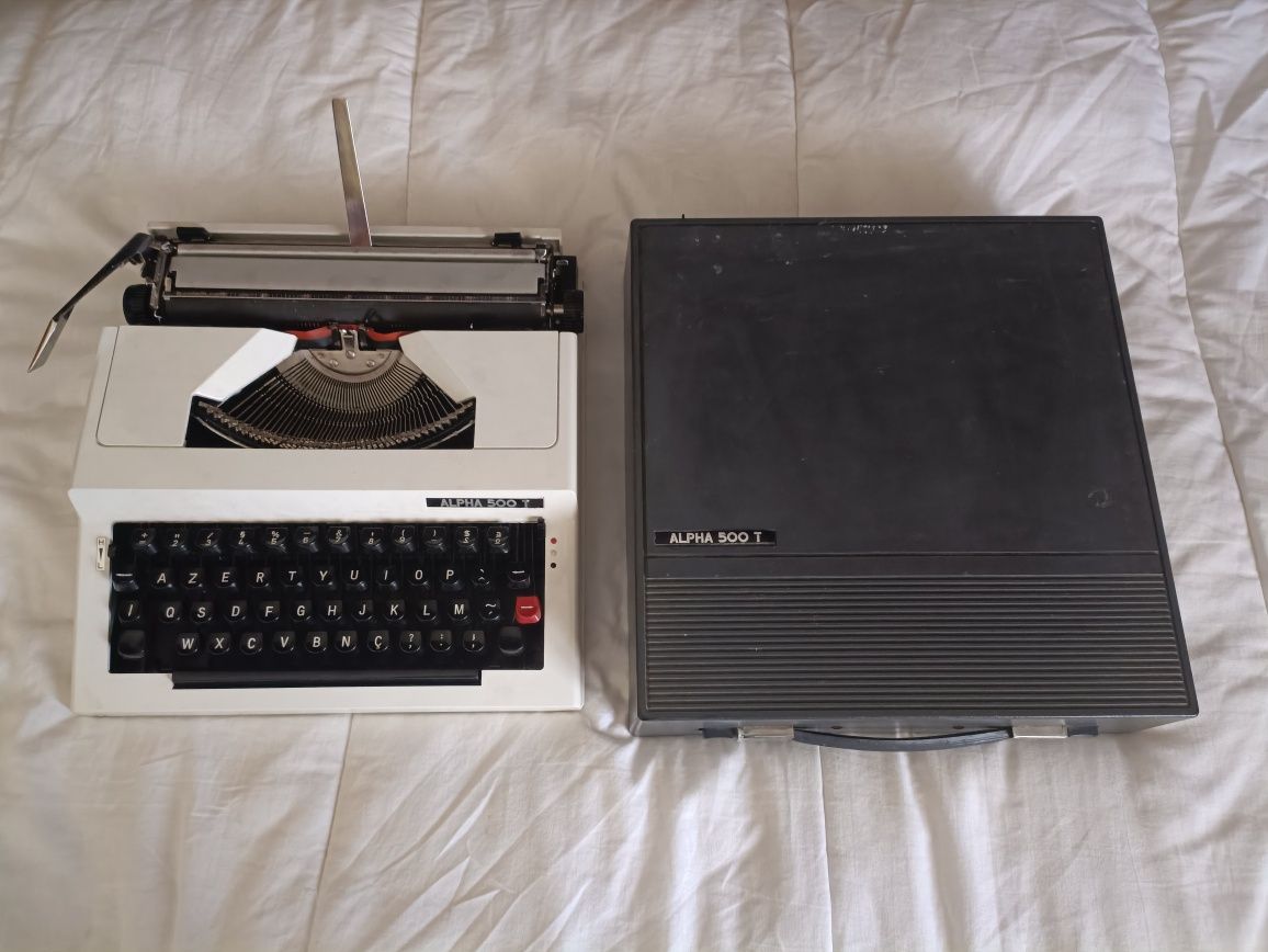 Máquina de Escrever Alpha 500 T