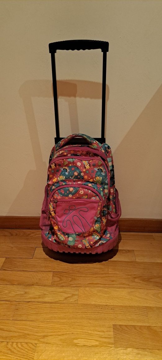 Mochila totto com rodas