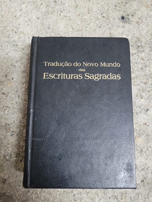 Vendo livro Escrituras Sagradas - Tradução do Novo Mundo
