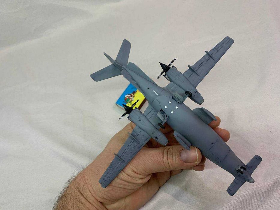 Продам модель самолёта, БПЛА 1/72