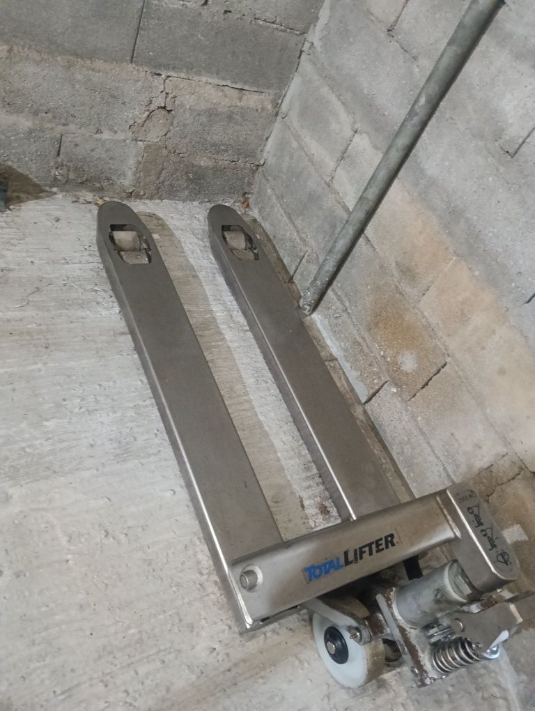 Porta paletes em inox 2500 kg roda dupla