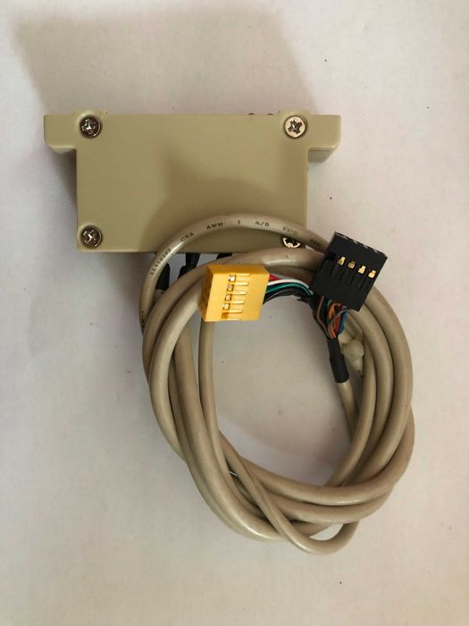 Kabel łączący z wtyczkami 9 pin / 2xgniazdo USB + 4 białe diody