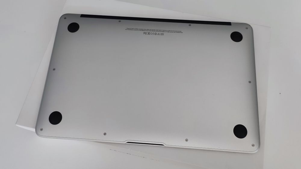 MacBook Air 11: 256GB SSD, i5, 4 GB, Jak nowy - stan idealny.