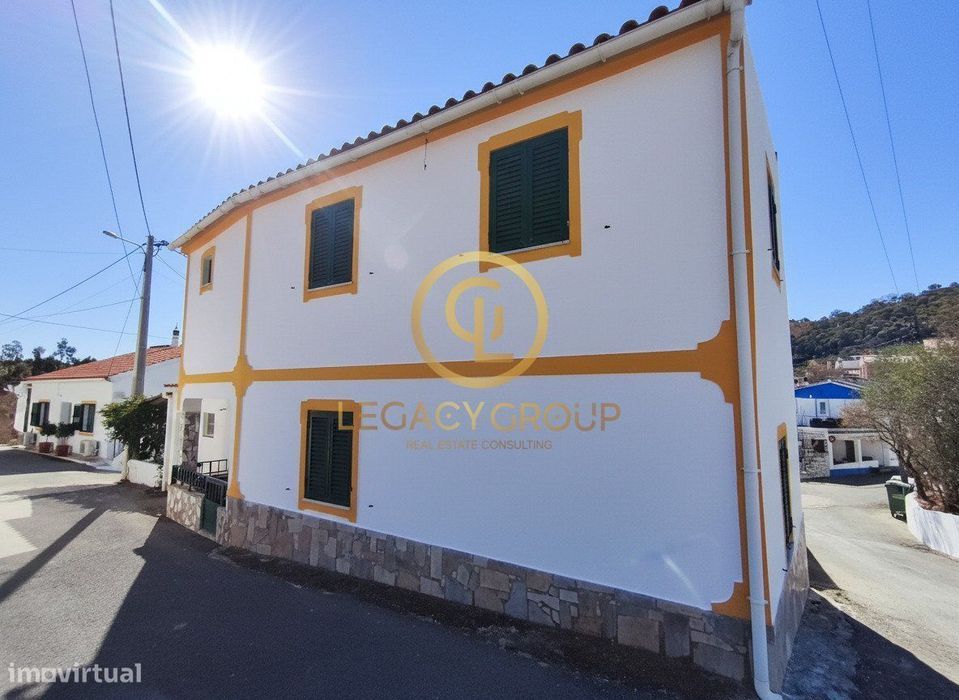 Venda conjunta de Moradia T3 e 2 Terrenos Rústicos - Vaqueiros, Alc...