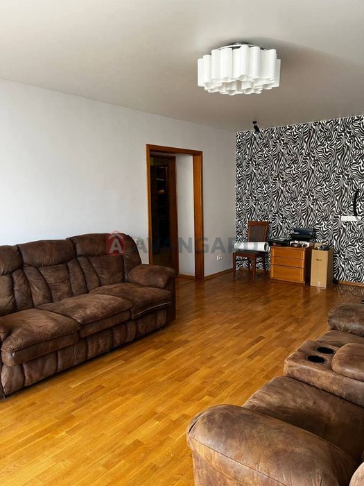 Продам 3 кімнатну кв. в новобудові, автономним опаленням.