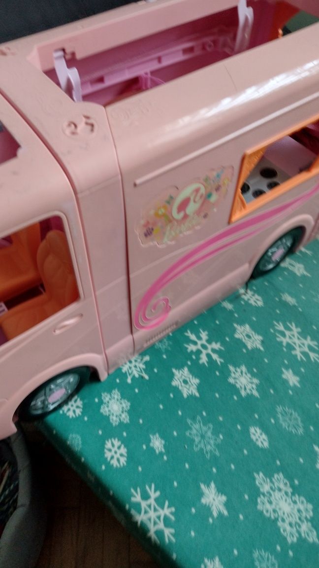 Autko camper dla barbie