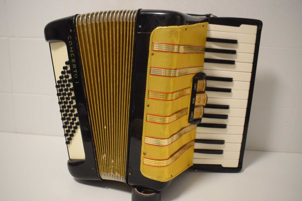Cordeao Hohner Concerto I 2 Voz 48 Baixos, N 233