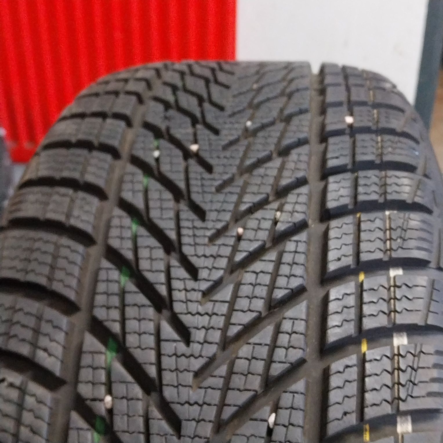Opony Zimowe Goodyear Ultragrip 215/55R17 94H