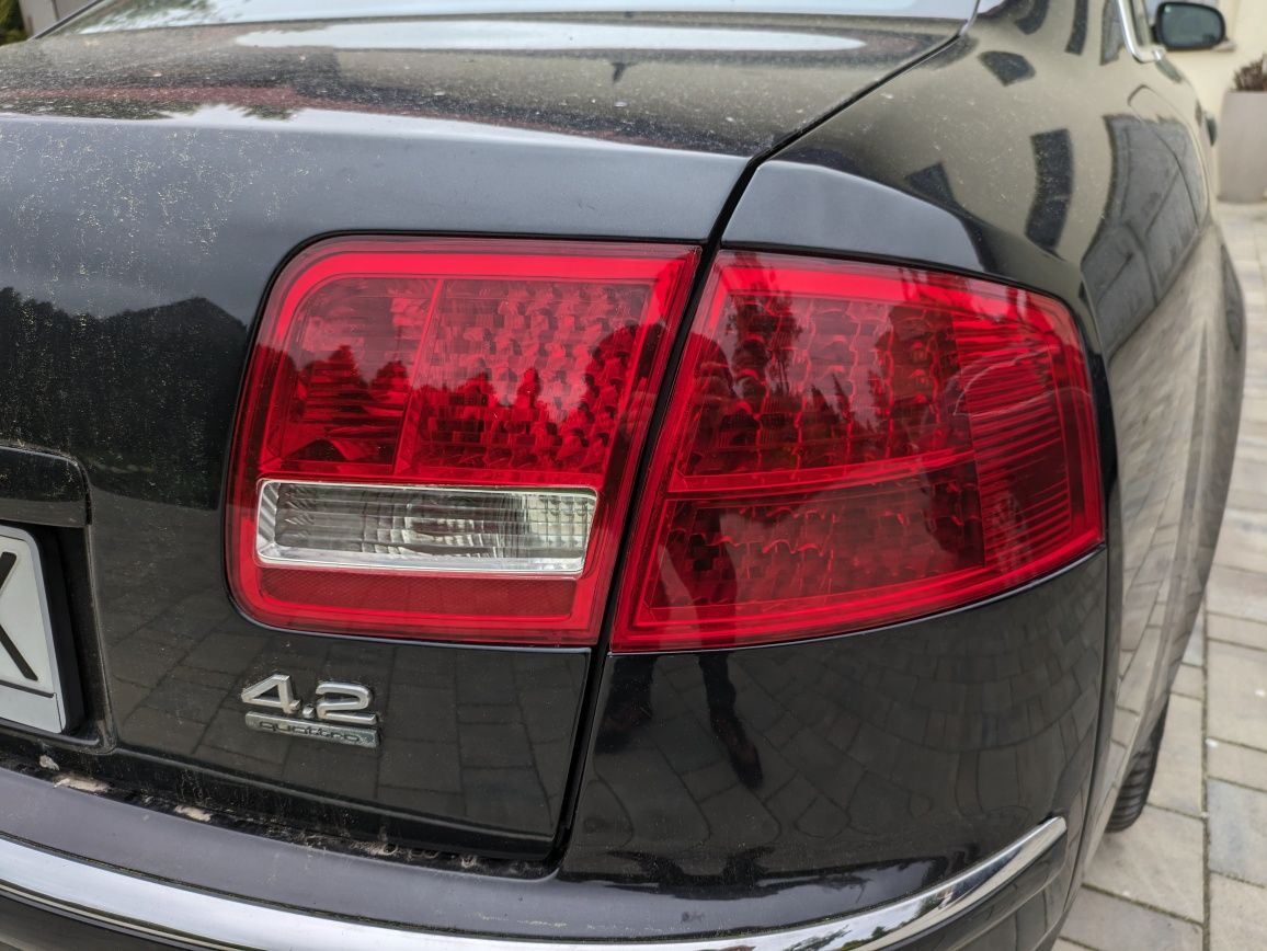 Klosz lampy/lampa klapa BIAŁY WSTECZNY audi A8 D3 L lub P