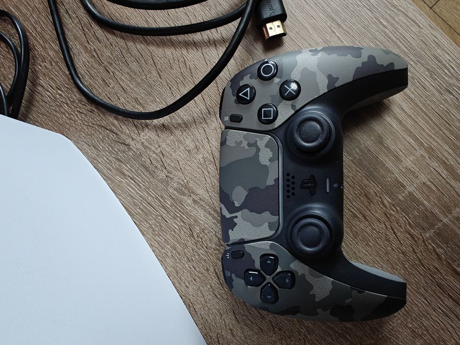 Konsola PS5 z napędem + pad ps5 + gra LEGO Gwiezdne Wojny