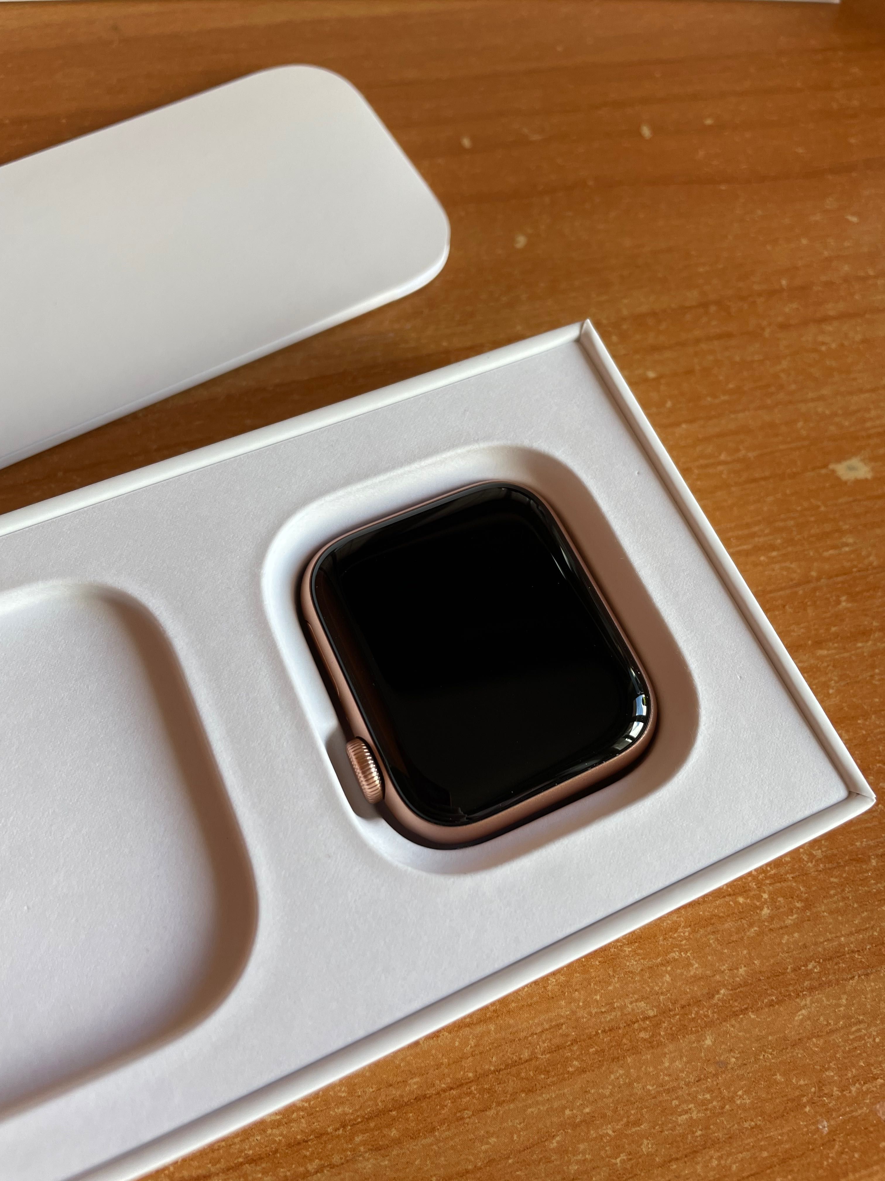 Apple Watch SE 1 покоління 40mm