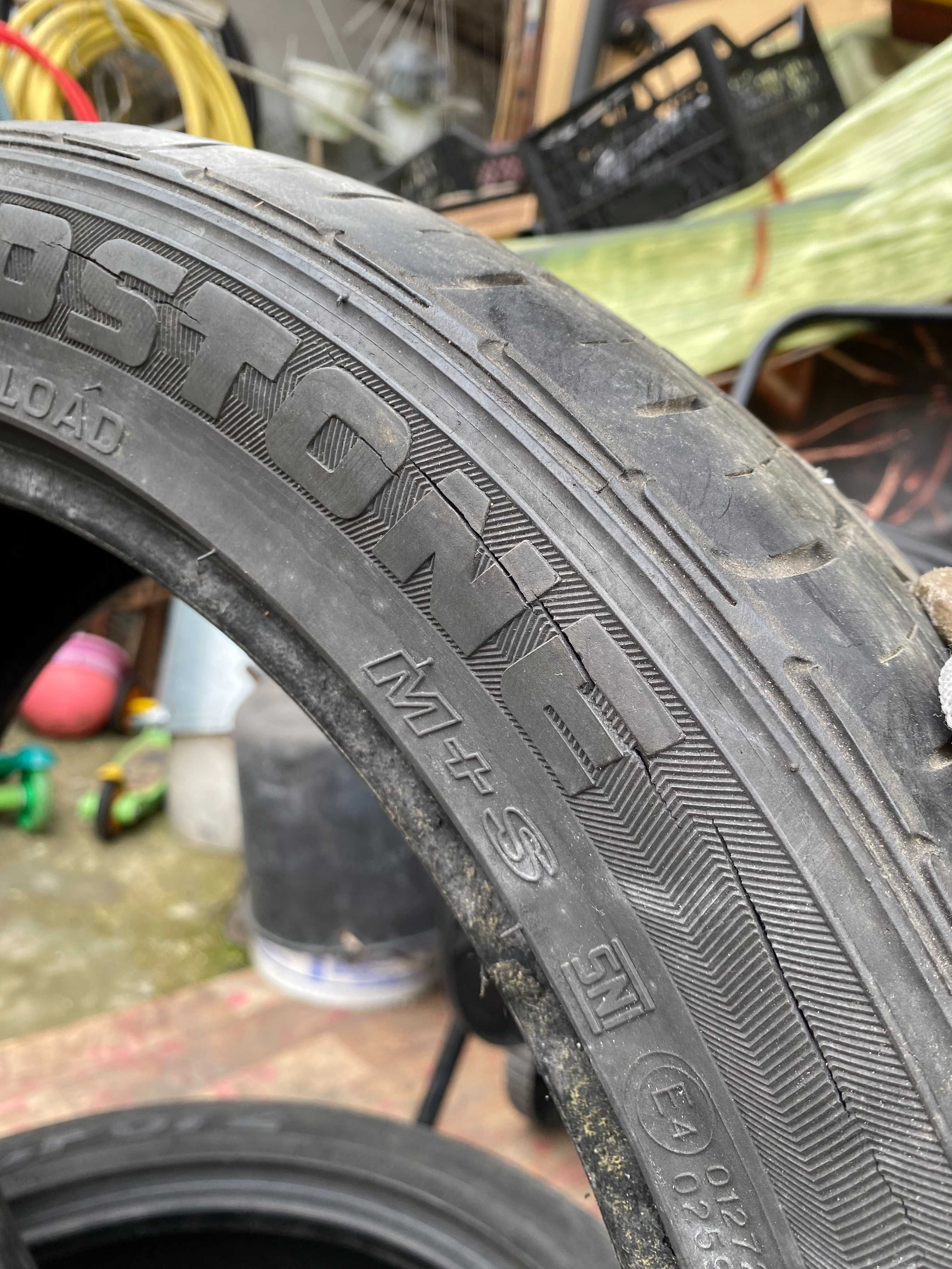 Шини Roadstone 225/45 R17