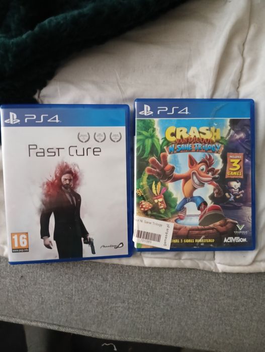 Konsola PS4   Polecam. Cały komplet