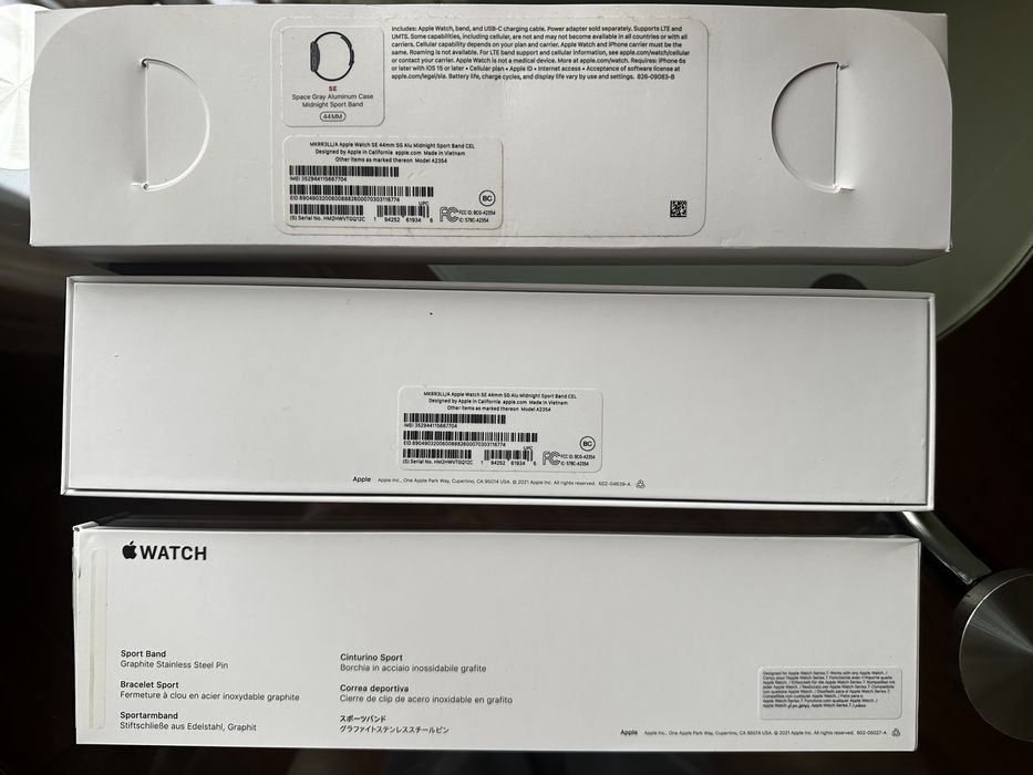 Apple Watch SE, 44мм, Space Gray повний комплект оригінал